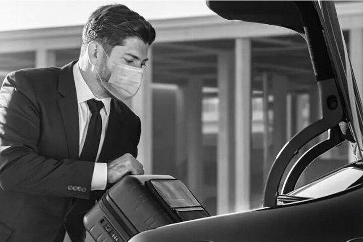 Luxury/Executive Airport Shuttle (Most Airports in Florida) - Photo 1 of 8